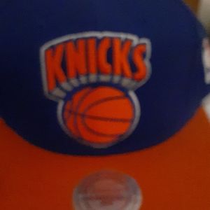 Mitchell and Ness mens New York Knicks Snapback